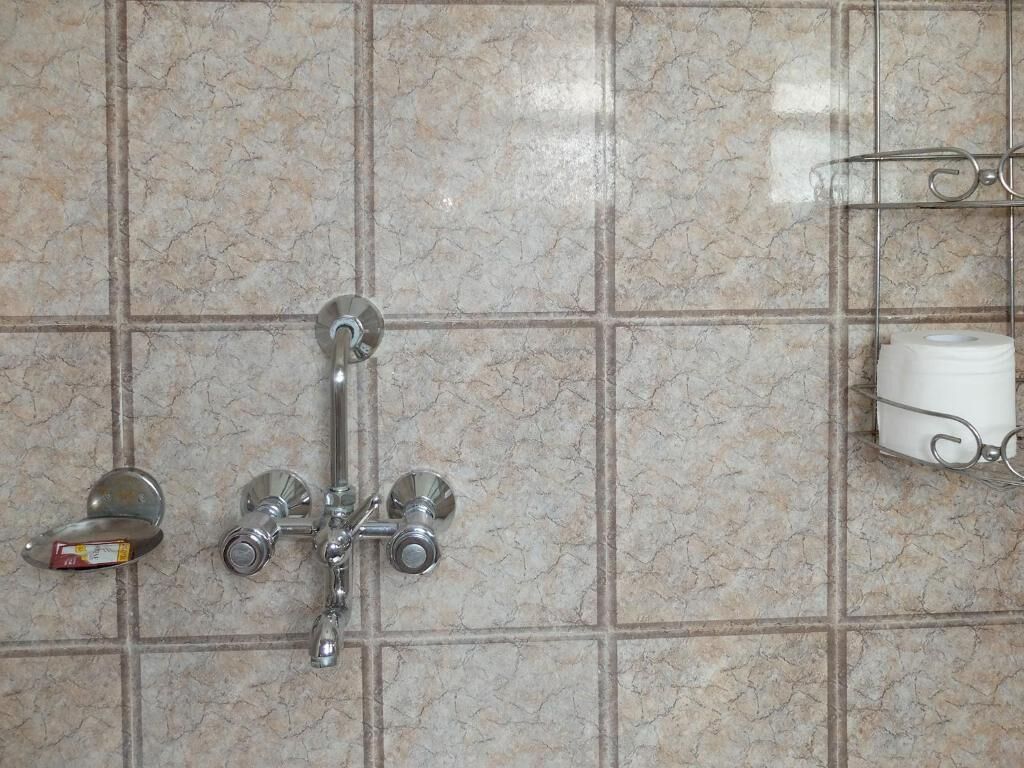 shower, free toiletries, towels