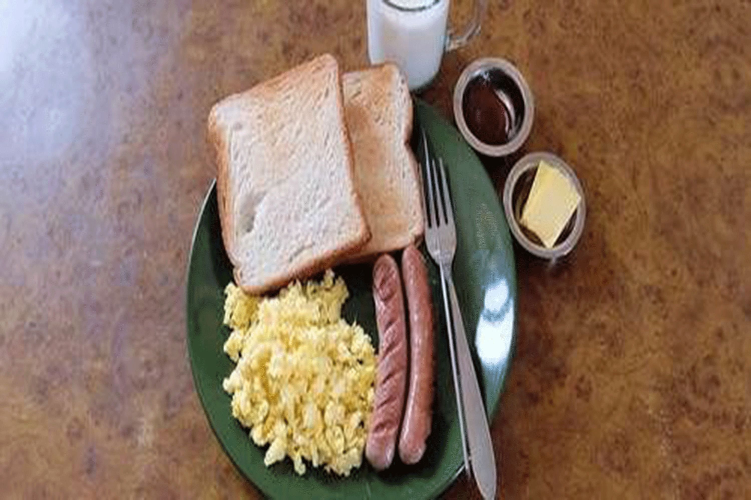 free daily full breakfast