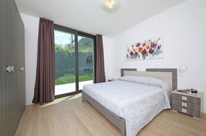 Coffres-forts dans les chambres, bureau, Wi-Fi gratuit, draps fournis