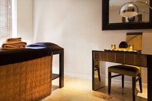 Treatment room - Lanes Hotel (Yeovil)