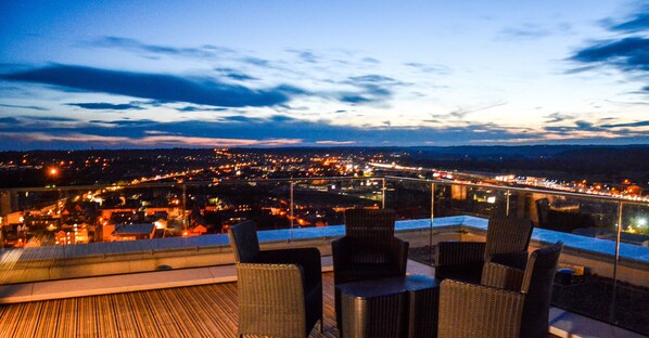 Luxury Penthouse, 1 Bedroom, Terrace, City View | Teres/patio