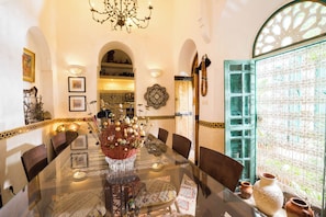 مطعم