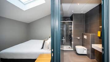Apartment, 1 Bedroom | Desk, laptop workspace, soundproofing, iron/ironing board