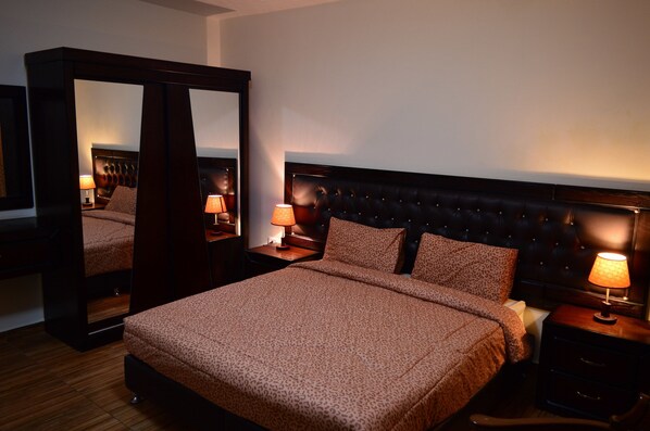 Apartment, 1 Bedroom | Blackout curtains, iron/ironing board, free WiFi