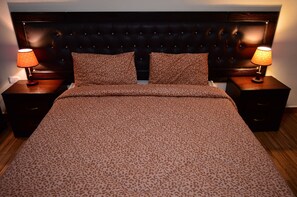 Apartment, 1 Bedroom | Blackout curtains, iron/ironing board, free WiFi