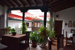 Breakfast, lunch, dinner served; Mediterranean cuisine 