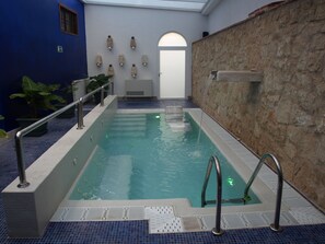 Una piscina techada