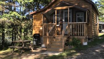 Cottage, 1 Bedroom, Kitchen (Sunny Vista) | Free WiFi, bed sheets