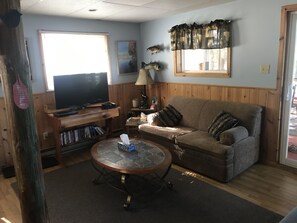 Cottage, 4 Bedrooms, Kitchen (Loon Lodge) | Living area