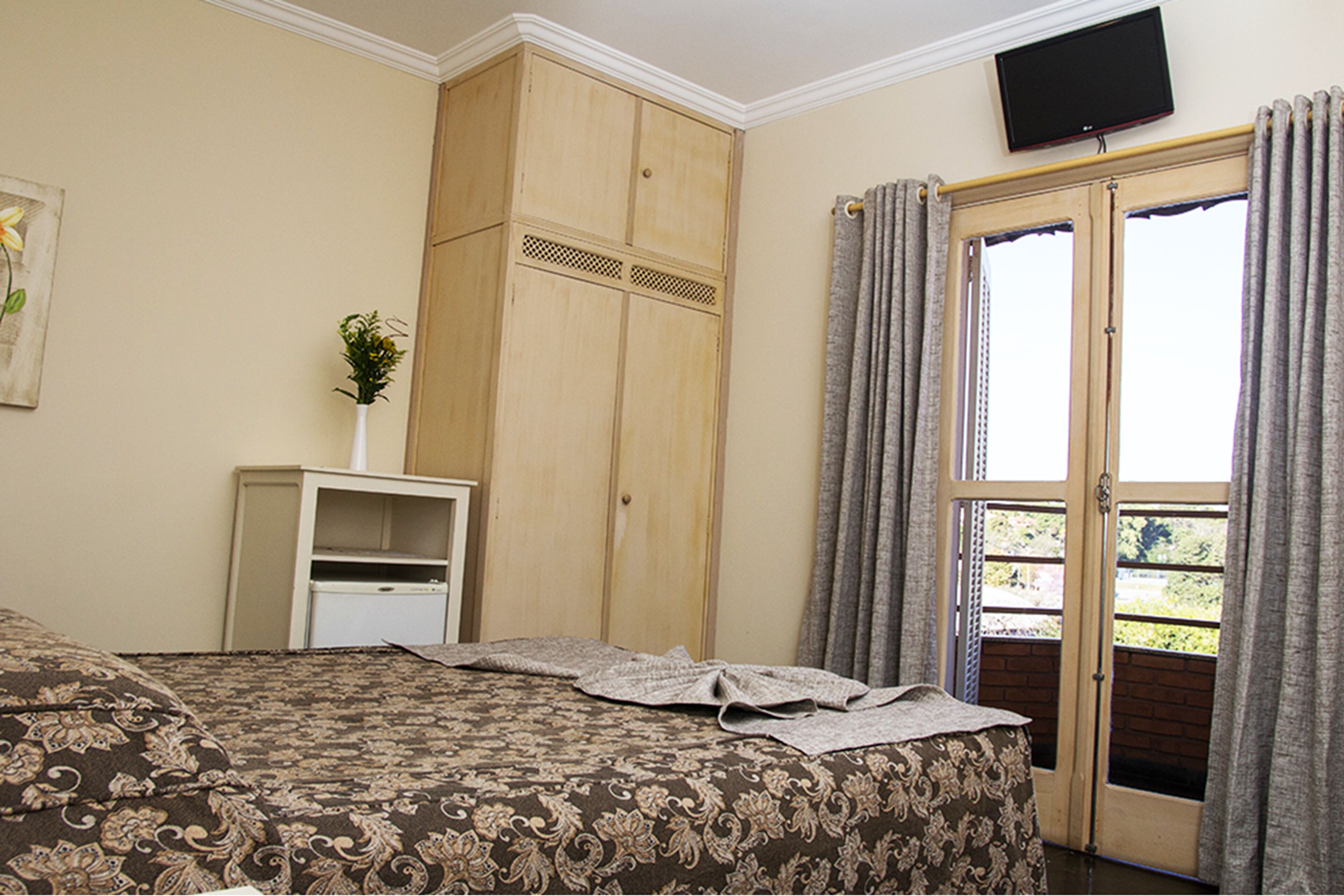 standard room (ii) | minibar, in-room safe, desk, blackout curtains