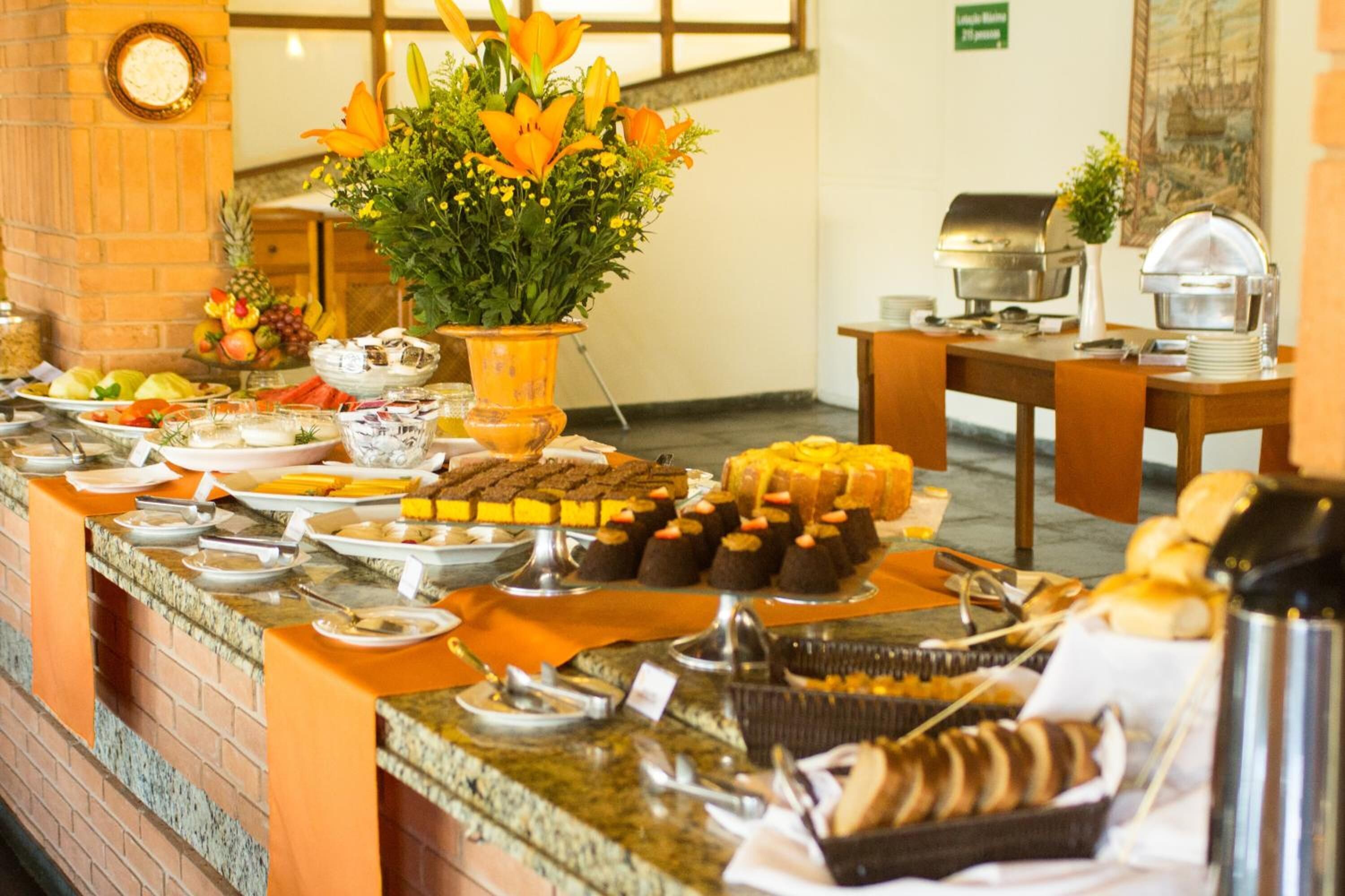 breakfast, lunch and dinner served