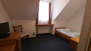 单人房 | 客房内保险箱、办公桌、隔音、折叠床/加床(额外收费)