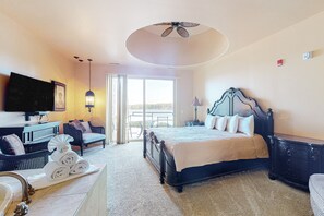 Room (Studio, Themed Decor) | Free WiFi, bed sheets, wheelchair access