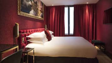 In-room safe, desk, iron/ironing board, free WiFi