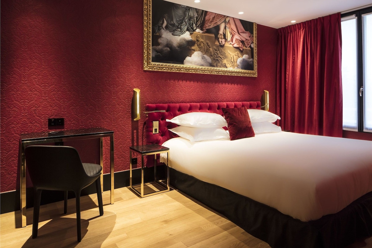 In-room safe, desk, iron/ironing board (on request), free WiFi