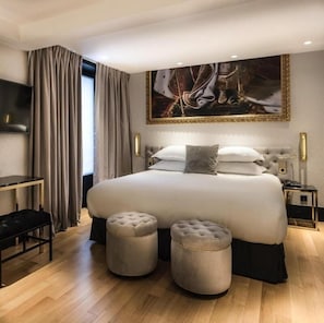 Quadruple Room | In-room safe, desk, iron/ironing board, free WiFi