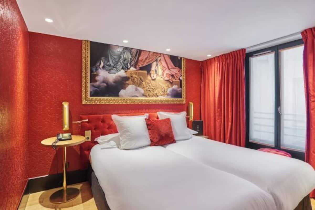 In-room safe, desk, iron/ironing board, free WiFi