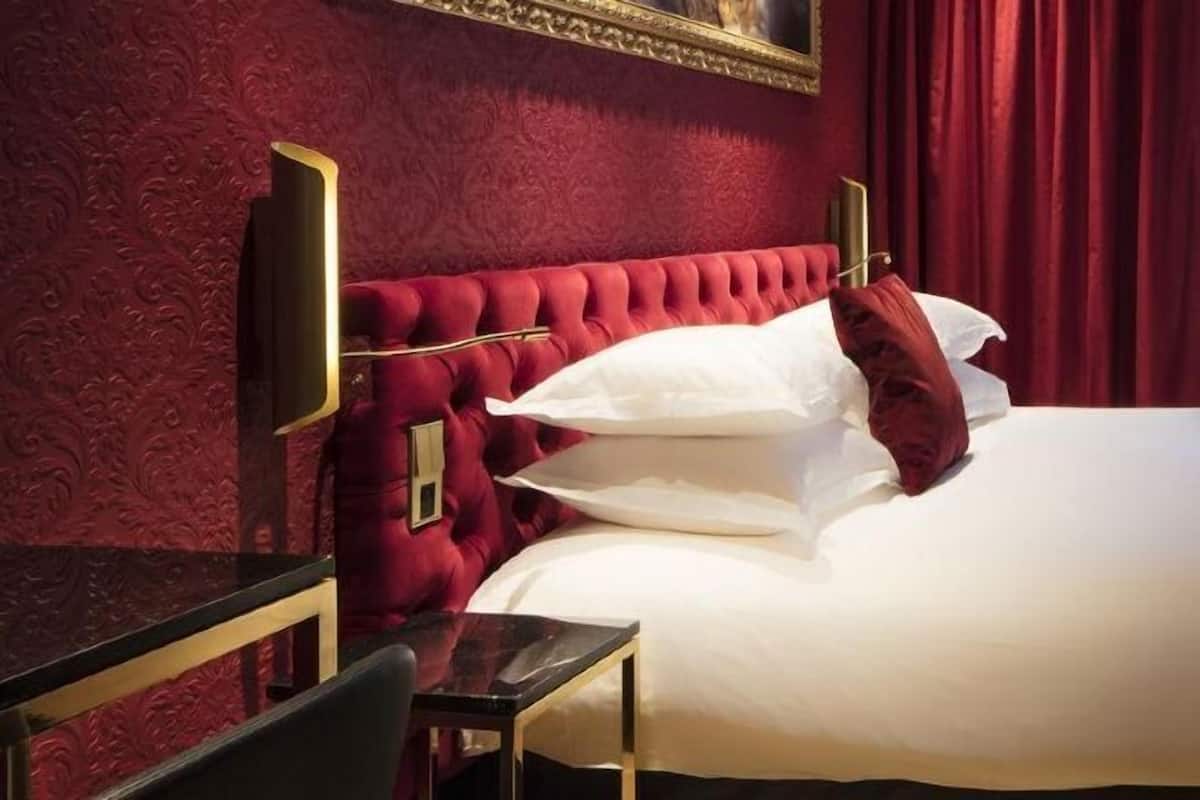 In-room safe, desk, iron/ironing board, free WiFi