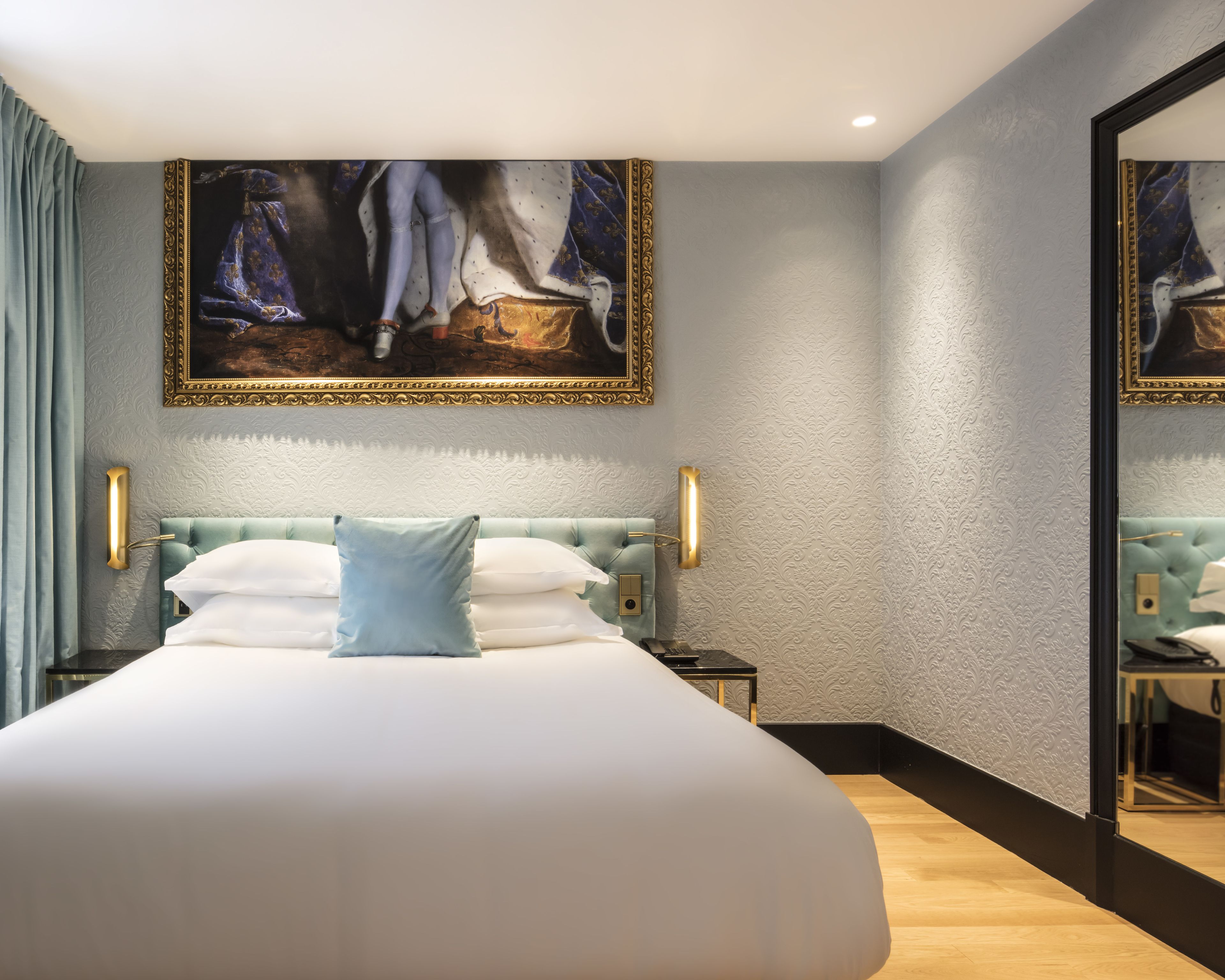 single room | in-room safe, desk, soundproofing, iron/ironing board