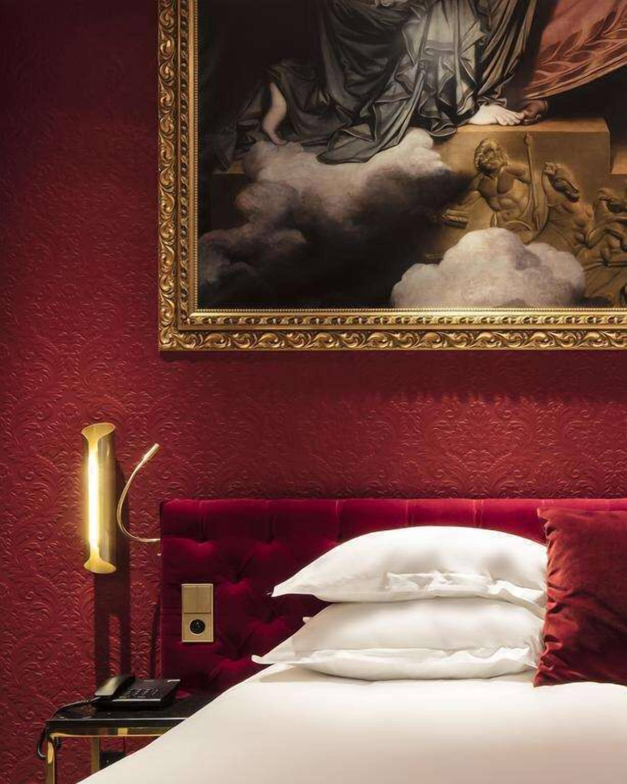 chambre classique twin | in-room safe, desk, soundproofing, iron/ironing board