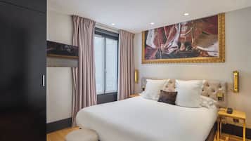 Superior Room with Eiffel Tower view | In-room safe, desk, iron/ironing board, free WiFi