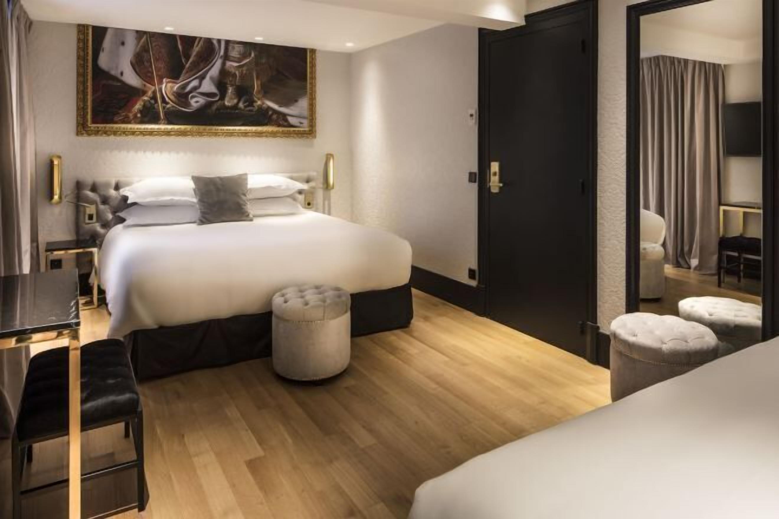 In-room safe, desk, iron/ironing board, free WiFi