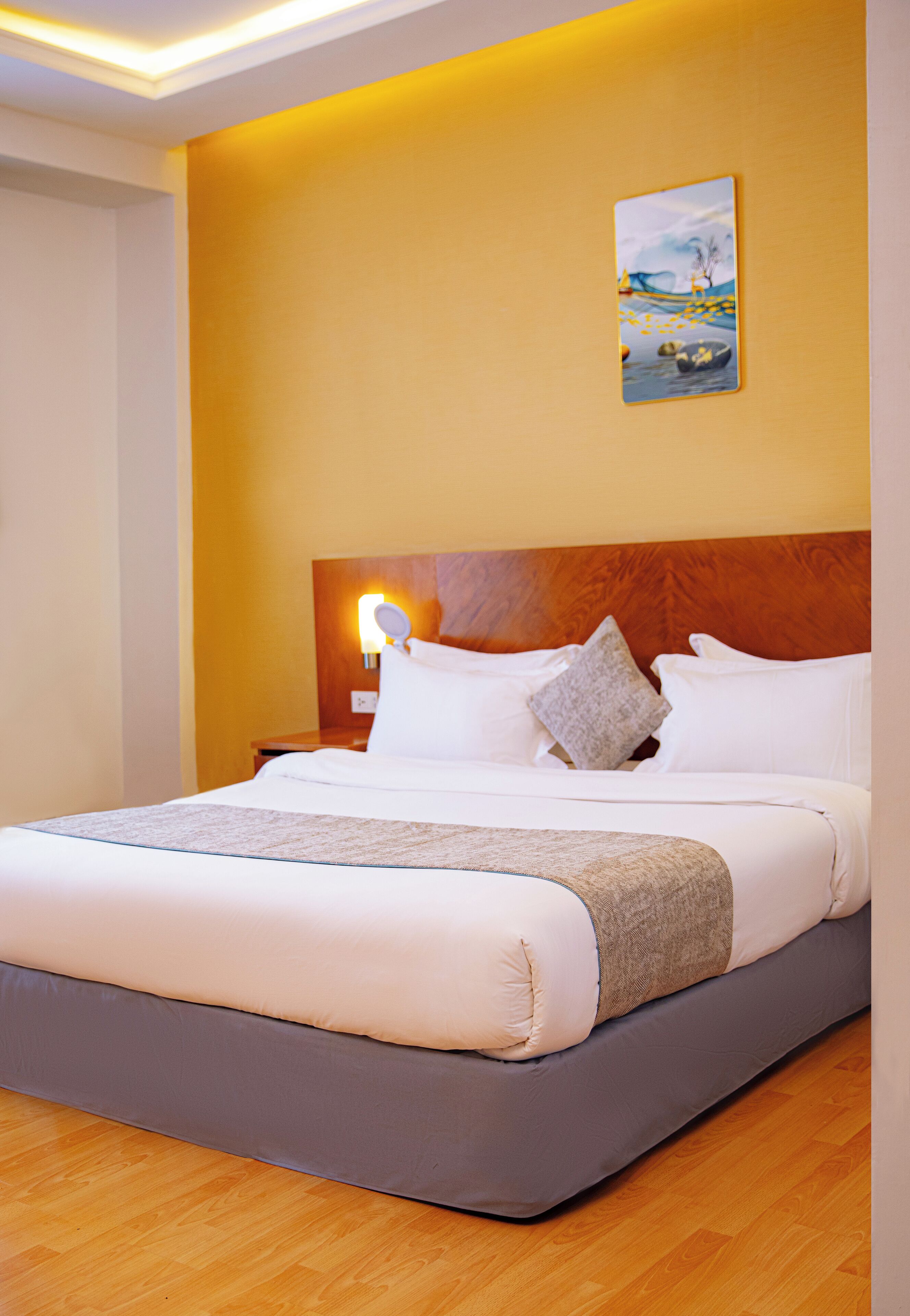 Premium bedding, minibar, in-room safe, desk