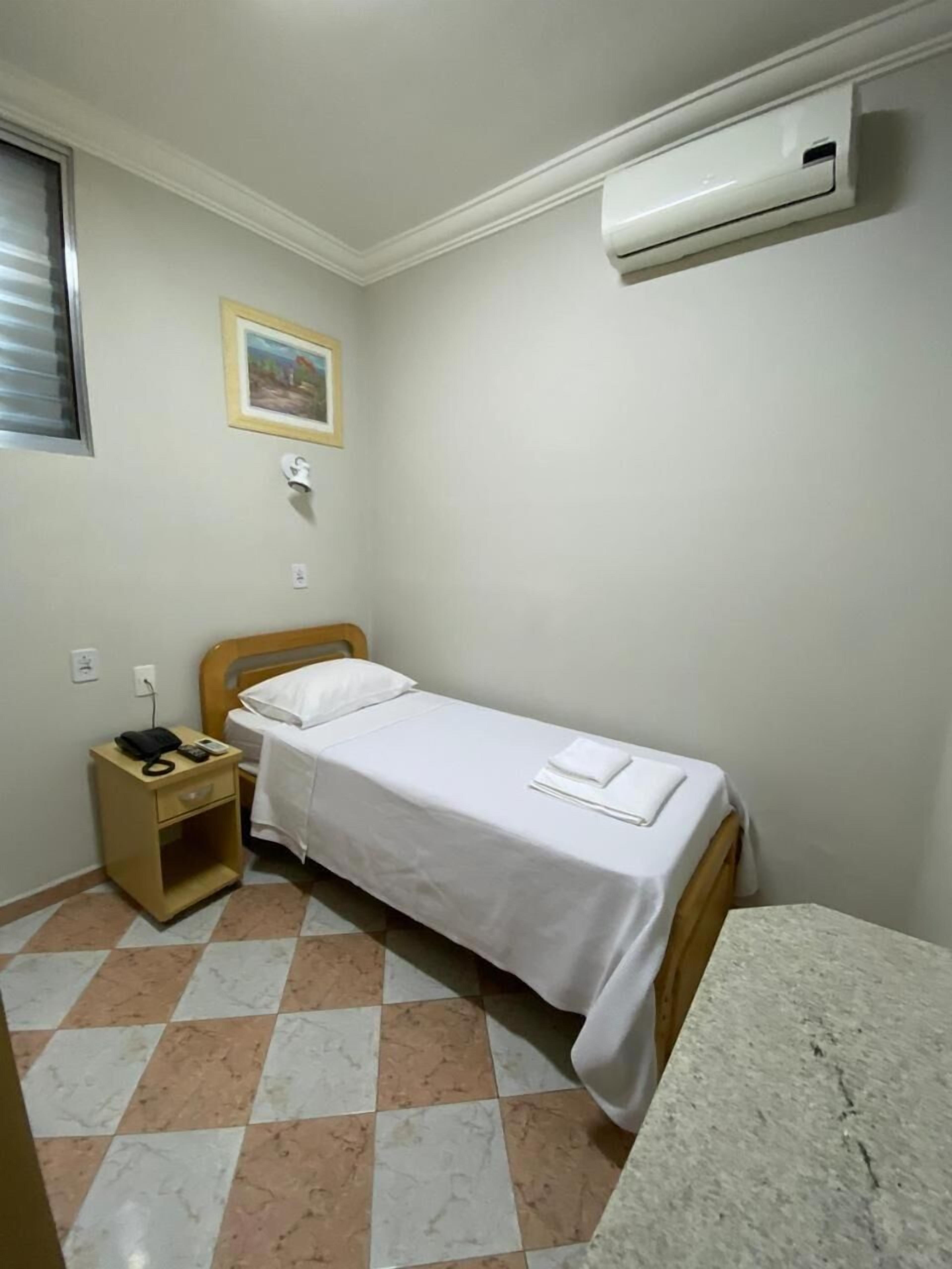 Photo - Missouri Hotel