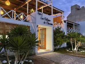 Mặt tiền nơi lưu trú