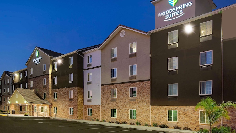 WoodSpring Suites Bakersfield East
