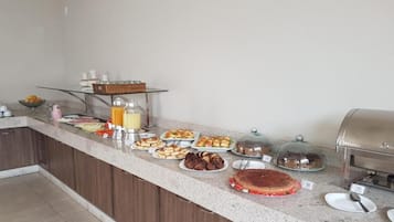 Free daily buffet breakfast