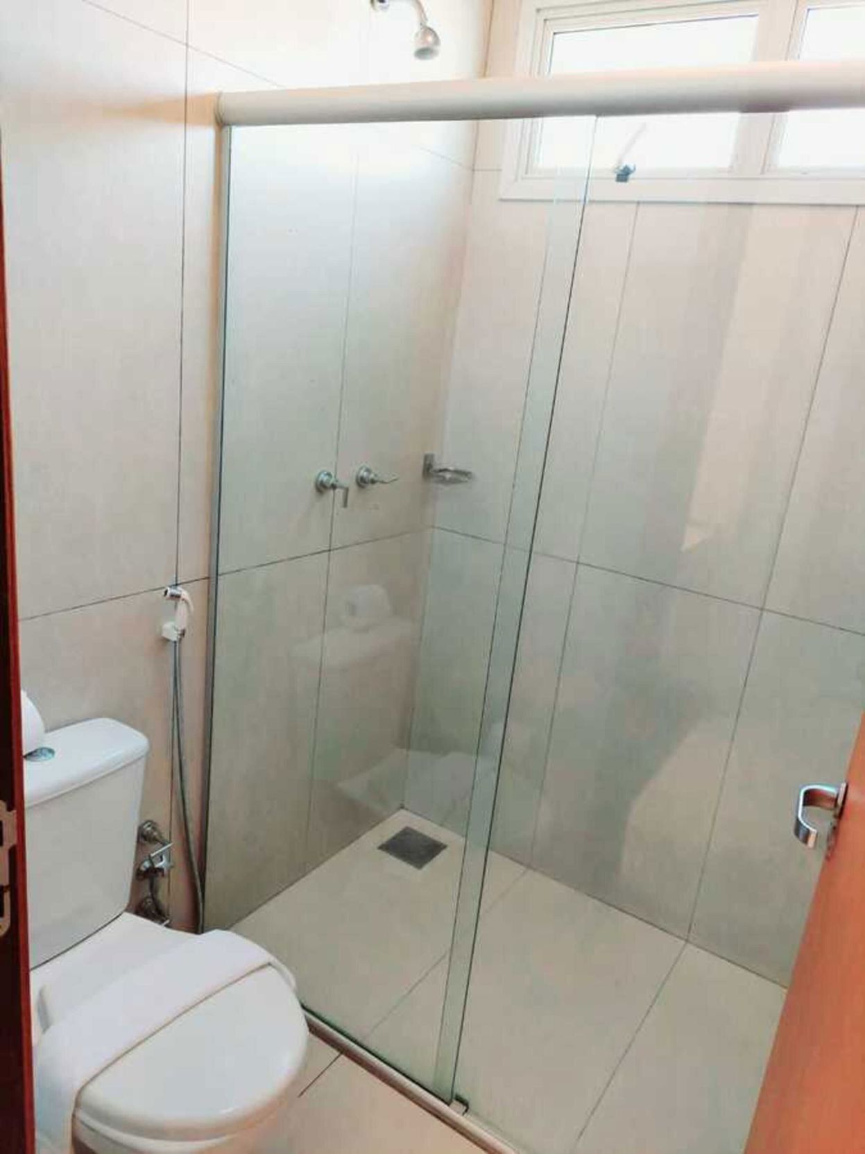 Bathroom | Free toiletries, bidet, towels