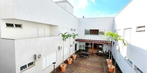 Minibar, in-room safe, free WiFi, bed sheets - Habitat Prime Hotel (Leme)