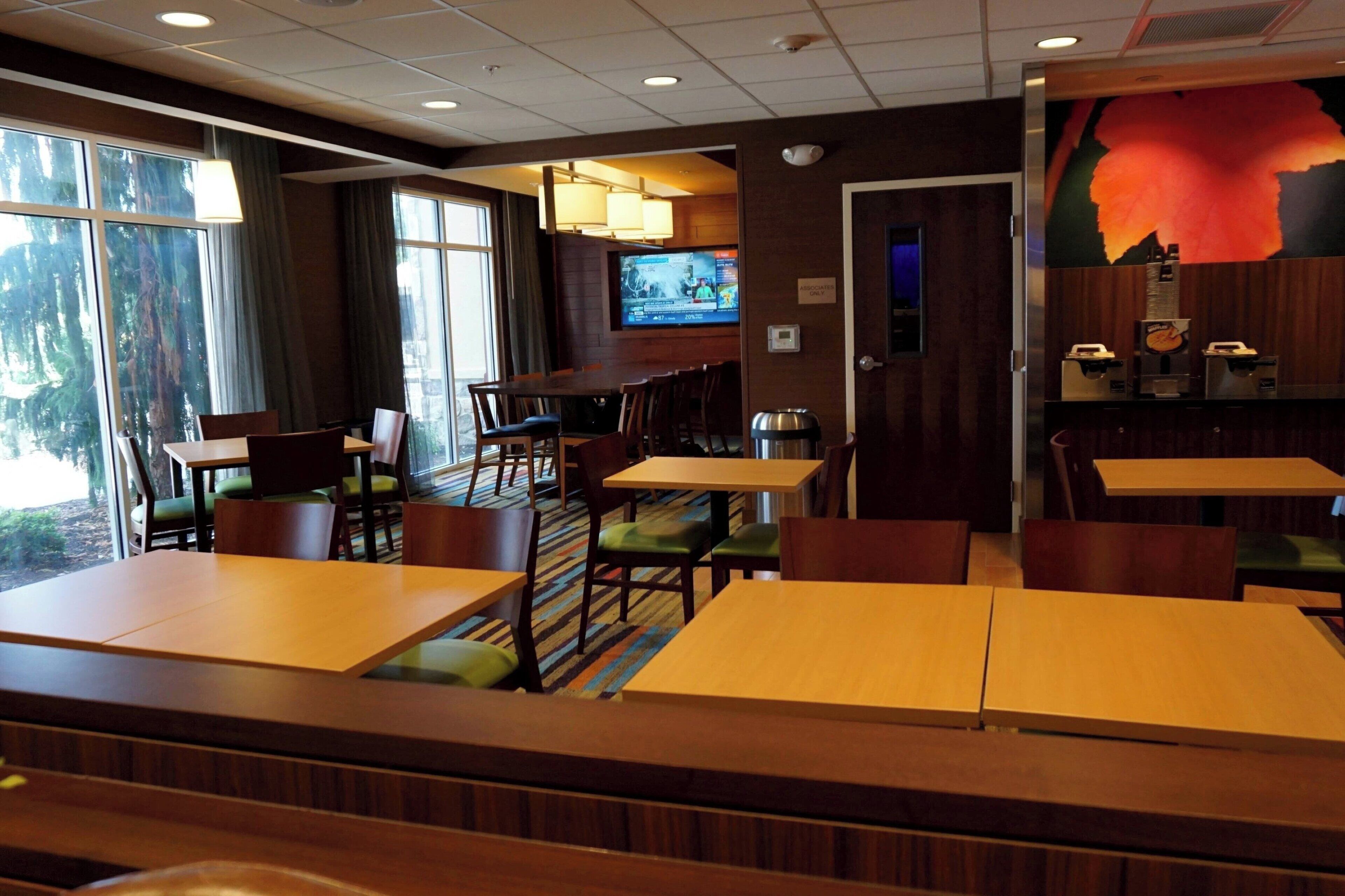 free daily continental breakfast