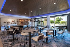 Free daily buffet breakfast - SpringHill Suites by Marriott Austin Cedar Park (Cedar Park)