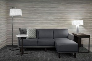 In-room safe, desk, laptop workspace, soundproofing - Residence Inn by Marriott Jacksonville South/Bartram Park (Jacksonville)