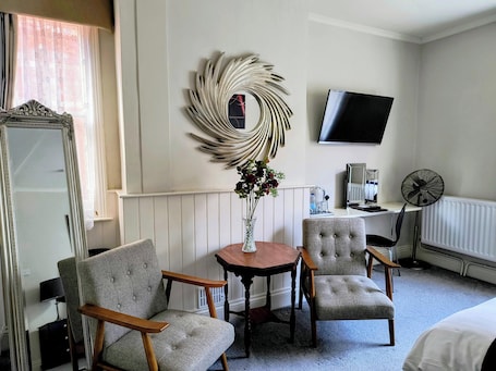 Double Room, 1 King Bed (Room 5 First Floor) | Desk, rollaway beds, free WiFi, bed sheets. The Claremont