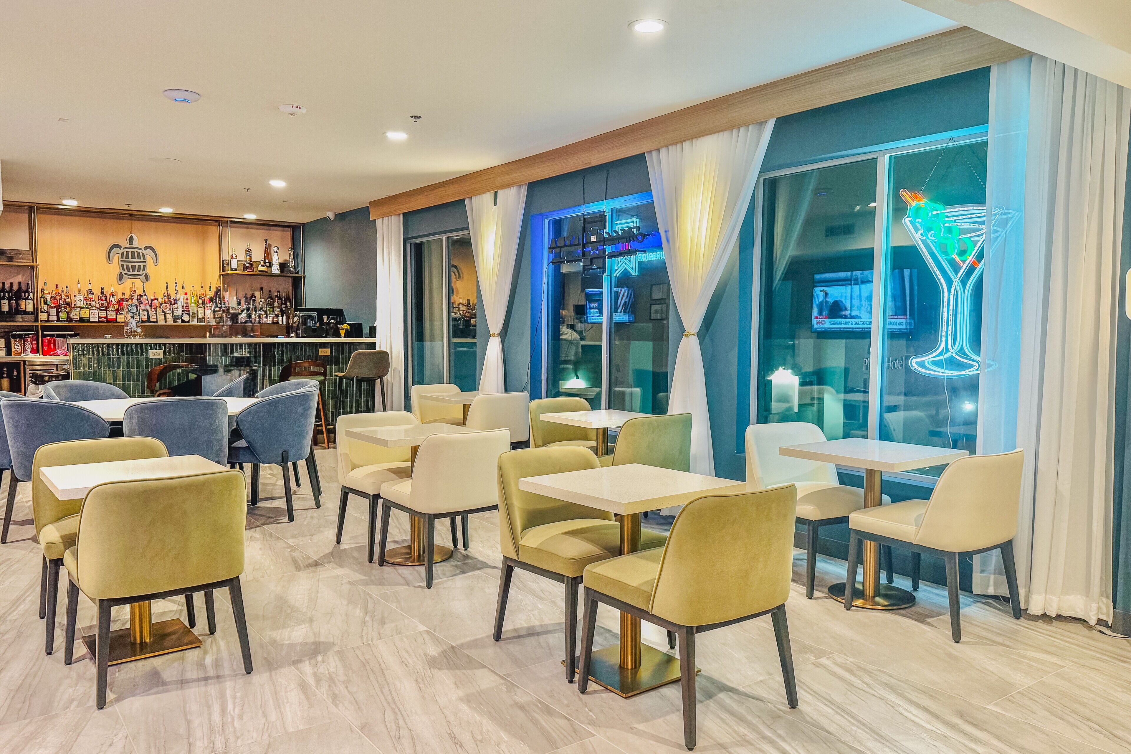 酒吧（店内）