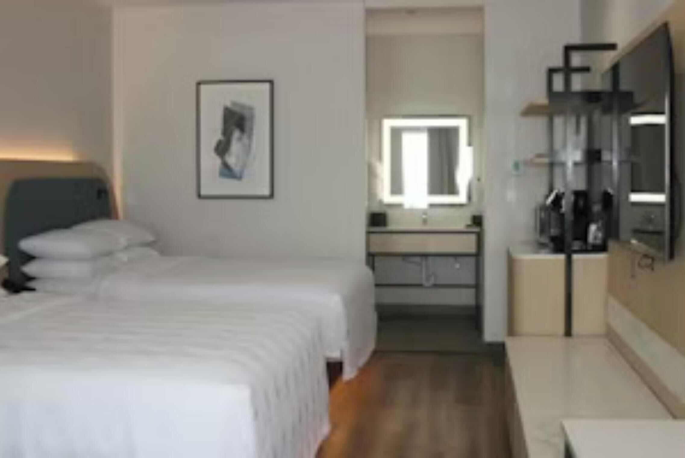 Chambre Prestige, 2 grands lits (Wheelchair Accessible) | Bureau, fer et planche à repasser, accès au Wi-Fi (inclus)