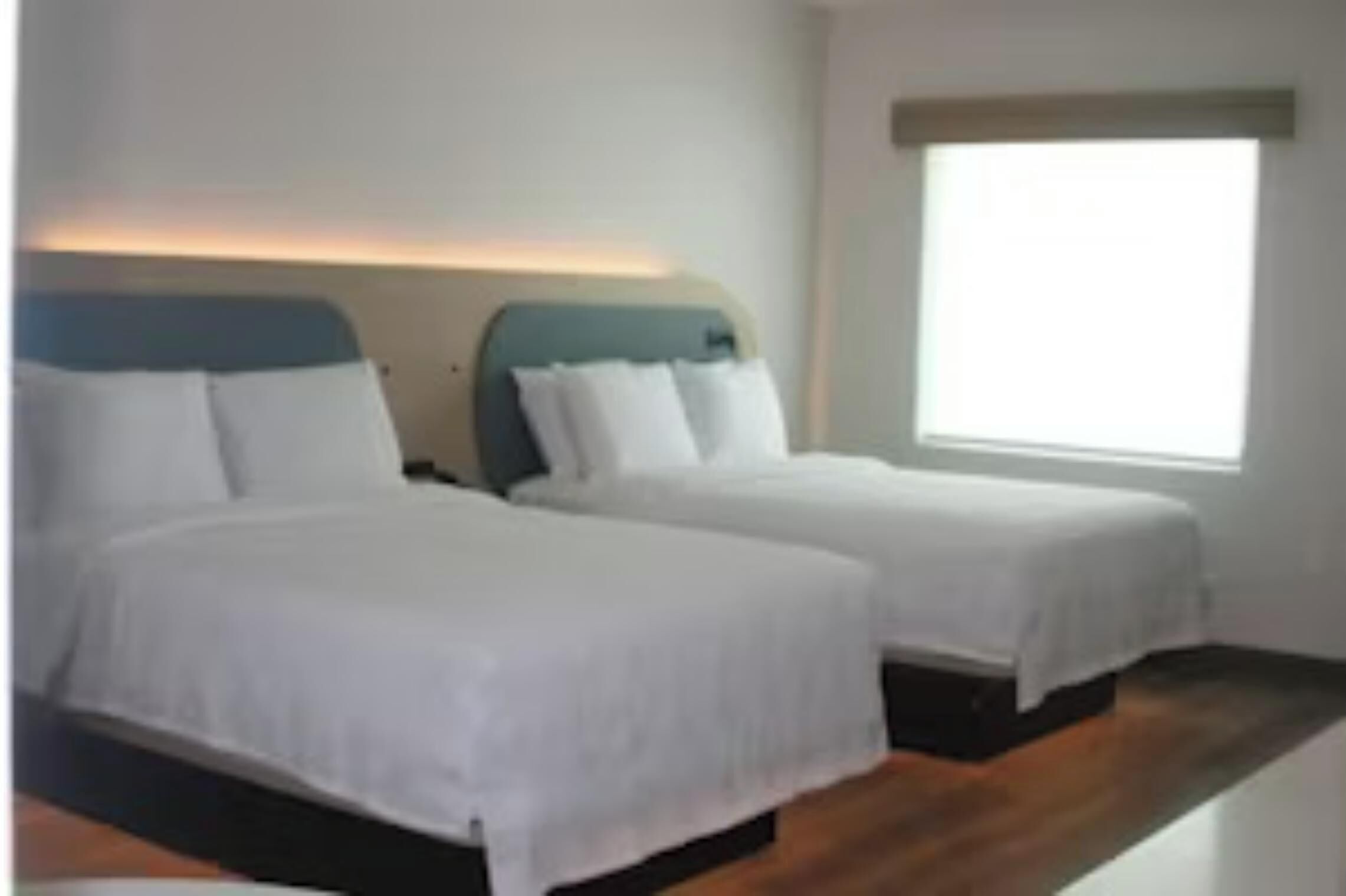 Chambre Prestige, 2 grands lits, balcon | Bureau, fer et planche à repasser, accès au Wi-Fi (inclus)