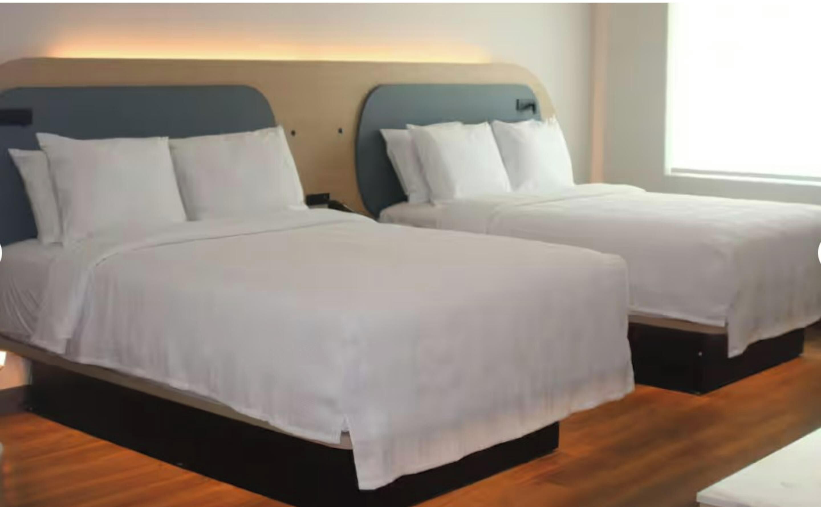 Skrivebord, strykejern/-brett, wi-fi (inkludert) og sengetøy