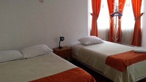 Twin Room | 1 bedroom, desk, iron/ironing board, free WiFi - Heritage Inn (Quito)