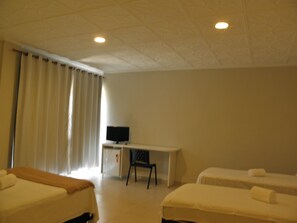 Minibar, skrivbord, gratis barnsängar och extrasängar