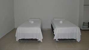 Single Room | Minibar, desk, cribs (free), rollaway beds (surcharge) - Eduardo Hotel (Foz do Iguacu)