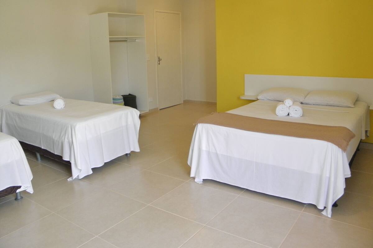 Minibar, escritorio, cunas gratuitas y camas supletorias