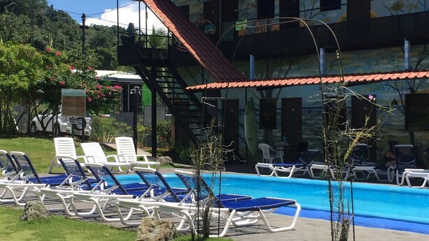 Property grounds - El Faro Beach Hostel (Quepos)