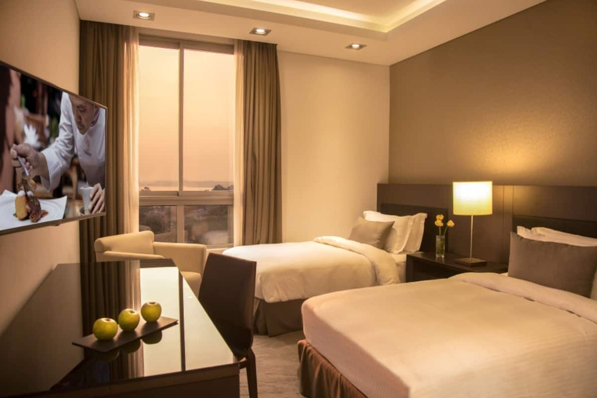 egyptian cotton sheets, hypo-allergenic bedding, down duvets