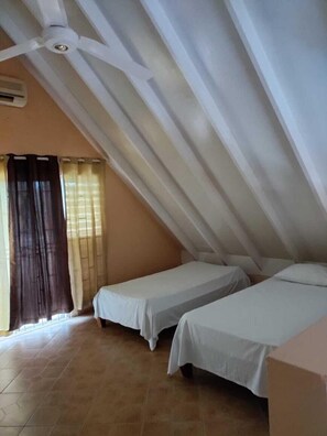 1 bedroom, iron/ironing board, bed sheets - Sunflower Villas (Runaway Bay)