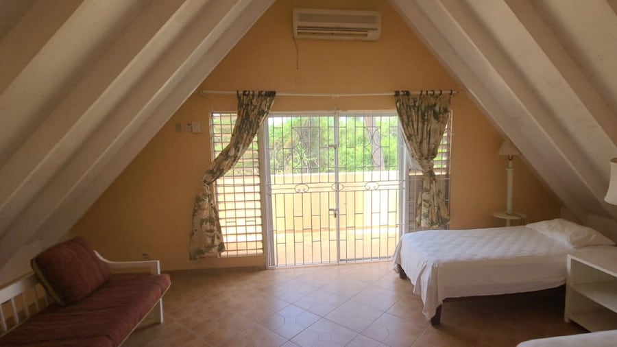 向日葵别墅酒店