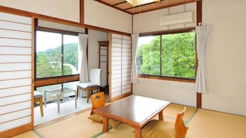 Japanese Style Room, 6-tatami mat size | Down comforters, in-room safe, free WiFi, bed sheets